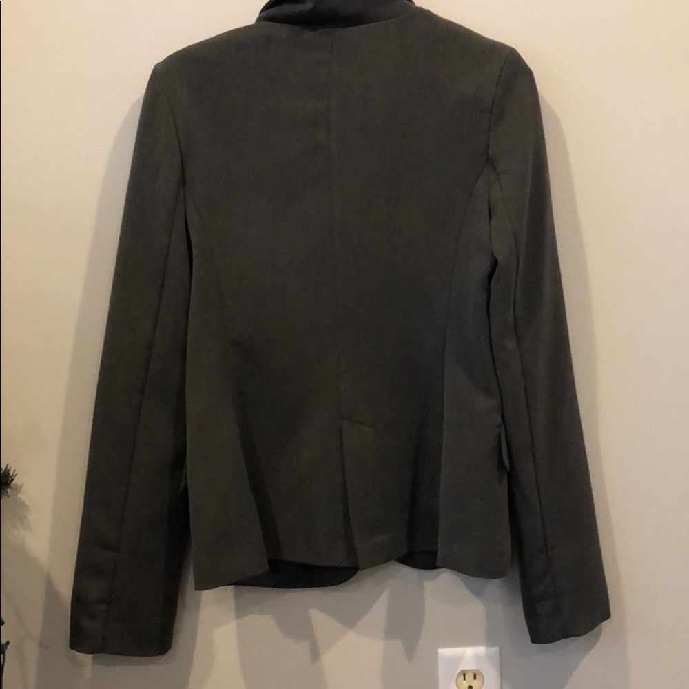 Gray blazer-Small - Picture 3 of 3